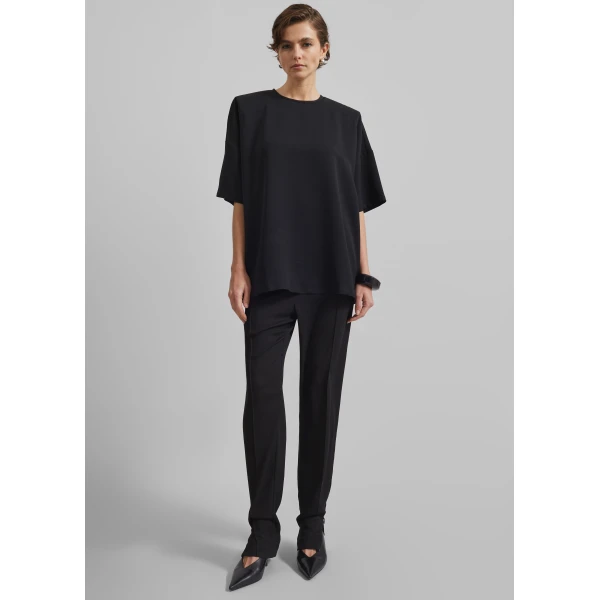 The Frankie Shop Callice Padded T-Shirt - Black - Oversized Minimalist Tops in Black - Shop at Luxury Shoes 