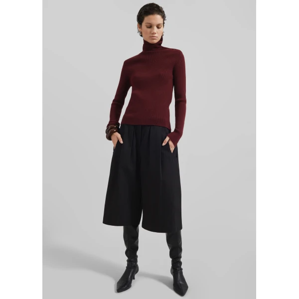 The Frankie Shop Cedar Bermuda Shorts - Black - Oversized Minimalist Shorts in Black - Shop at Luxury Shoes 