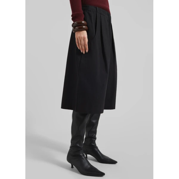 The Frankie Shop Cedar Bermuda Shorts - Black - Oversized Minimalist Shorts in Black - Shop at Luxury Shoes 
