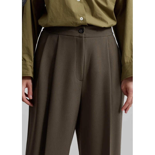 The Frankie Shop Dina Pleated Trousers - Khaki - Oversized Minimalist Pants in Green - Shop at Luxury Shoes 
