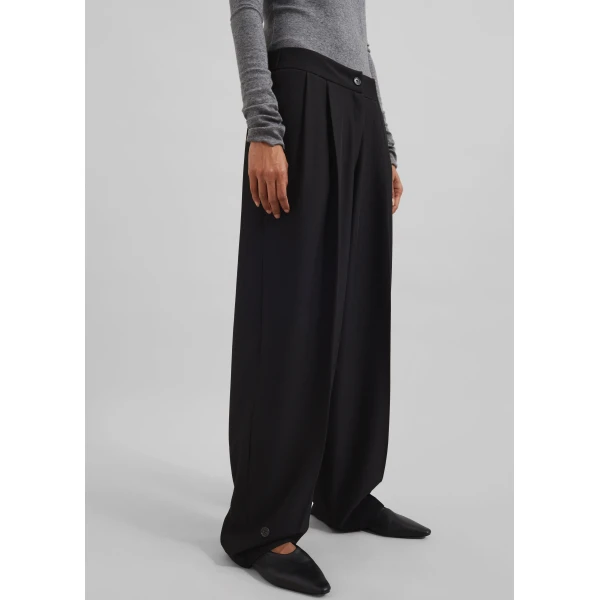 The Frankie Shop Doyer Pleated Trousers - Black - Oversized Minimalist Pants in Black - Shop at Luxury Shoes 