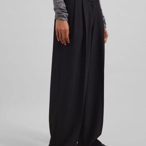 The Frankie Shop Doyer Pleated Trousers – Black, view 6