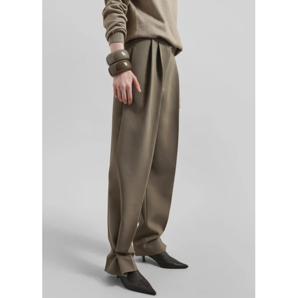 The Frankie Shop Doyer Pleated Trousers – Moss Green, view 3