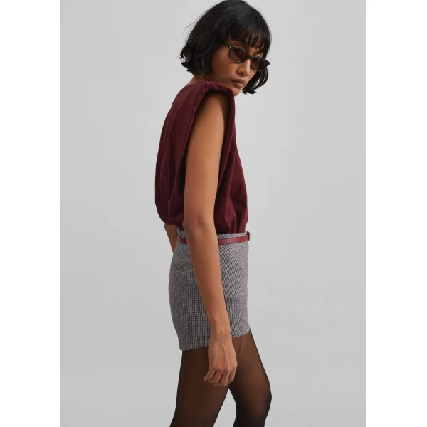 The Frankie Shop Eva Padded Shoulder Muscle T-Shirt - Burgundy - Oversized Minimalist Tops in Red - Shop at Luxury Shoes 