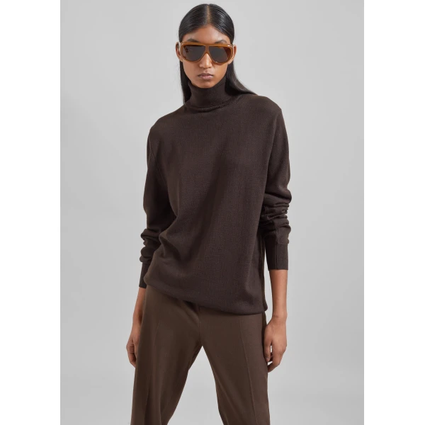 The Frankie Shop Eve Thin Turtleneck Sweater - Dark Brown - Oversized Minimalist Knitwear in Beige - Shop at Luxury Shoes 