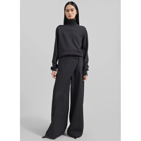 The Frankie Shop Eve Thin Turtleneck Sweater - Dark Grey Melange - Oversized Minimalist Knitwear in Grey - Shop at Luxury Shoes 