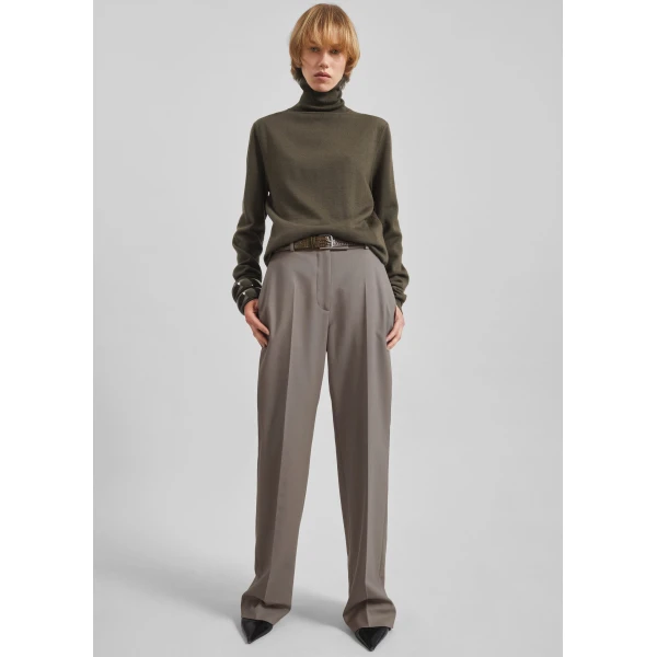 The Frankie Shop Eve Thin Turtleneck Sweater – Olive, view 3