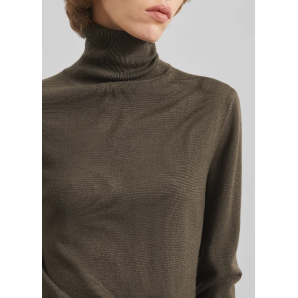 The Frankie Shop Eve Thin Turtleneck Sweater – Olive, view 6