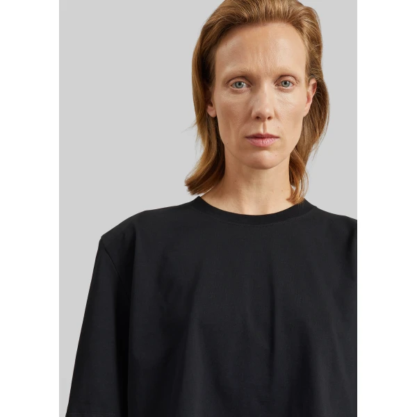 The Frankie Shop Kelan Padded Cropped Tee - Black - Oversized Minimalist Tops in Black - Shop at Luxury Shoes 
