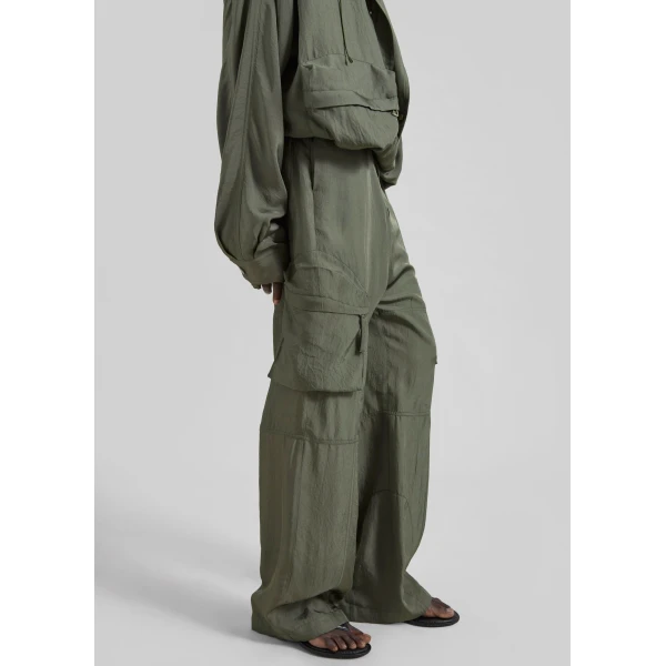 The Frankie Shop Kelly Fluid Cargo Pants - Moss Green - Oversized Minimalist Pants in Green - Shop at Luxury Shoes 