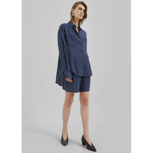 The Frankie Shop Lui Striped Boxer Shorts - Navy/Beige Pinstripe - Oversized Minimalist Shorts in Multicolour - Shop at Luxury Shoes 