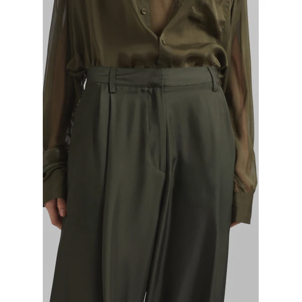 The Frankie Shop Marfa Pleated Silk Trousers – Khaki, view 5