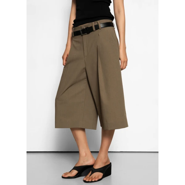 The Frankie Shop Meldert Bermuda Shorts - Khaki Brown - Oversized Minimalist Shorts in Beige - Shop at Luxury Shoes 