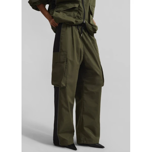 The Frankie Shop Navan Cargo Pants - Khaki - Oversized Minimalist Pants in Green - Shop at Luxury Shoes 