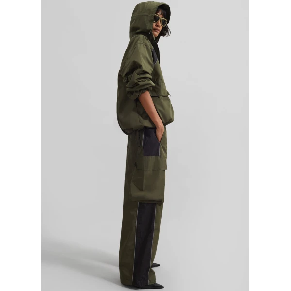 The Frankie Shop Navan Cargo Pants - Khaki - Oversized Minimalist Pants in Green - Shop at Luxury Shoes 