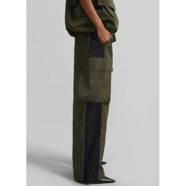 The Frankie Shop Navan Cargo Pants - Khaki - Oversized Minimalist Pants in Green - Shop at Luxury Shoes 