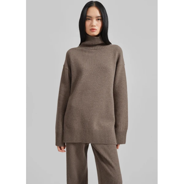 The Frankie Shop Odense Turtleneck Sweater - Brown - Oversized Minimalist Knitwear in Beige - Shop at Luxury Shoes 