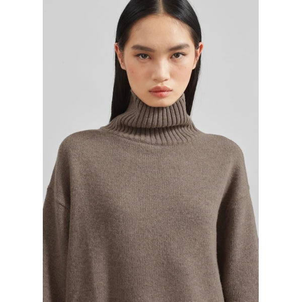 The Frankie Shop Odense Turtleneck Sweater - Brown - Oversized Minimalist Knitwear in Beige - Shop at Luxury Shoes 