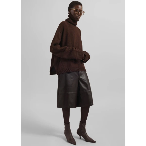 The Frankie Shop Olivia Leather Bermuda Shorts - Dark Brown - Oversized Minimalist Shorts in Beige - Shop at Luxury Shoes 