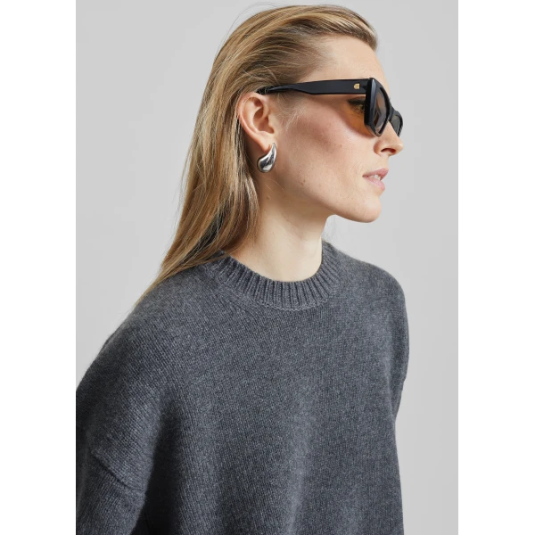 The Frankie Shop Pia Oversized Cashmere Sweater – Anthracite Melange, view 3