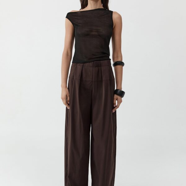 The Frankie Shop Relaxed Pleat Pants – Bark, view 2