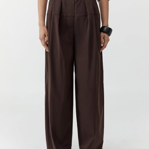 The Frankie Shop Relaxed Pleat Pants – Bark, view 3