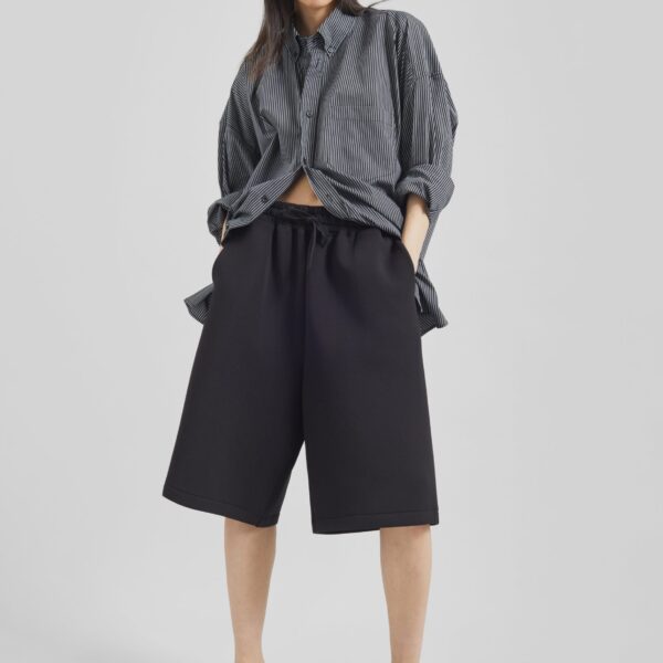 The Frankie Shop Rian Sweatshorts – Black Shorts, view 2
