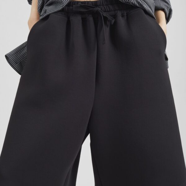 The Frankie Shop Rian Sweatshorts – Black Shorts, view 3