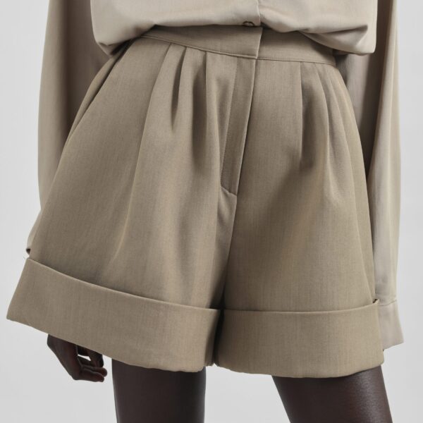 The Frankie Shop Tolmer Cuffed Shorts – Taupe Melange, view 3