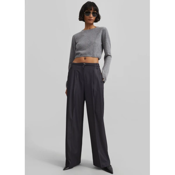 The Frankie Shop Veer Zip Cropped Sweater - Grey - Oversized Minimalist Knitwear in Grey - Shop at Luxury Shoes 
