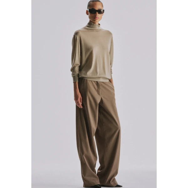 The Row Fadry Pant - Pants - Luxury Ready-to-Wear at Luxury Shoes 