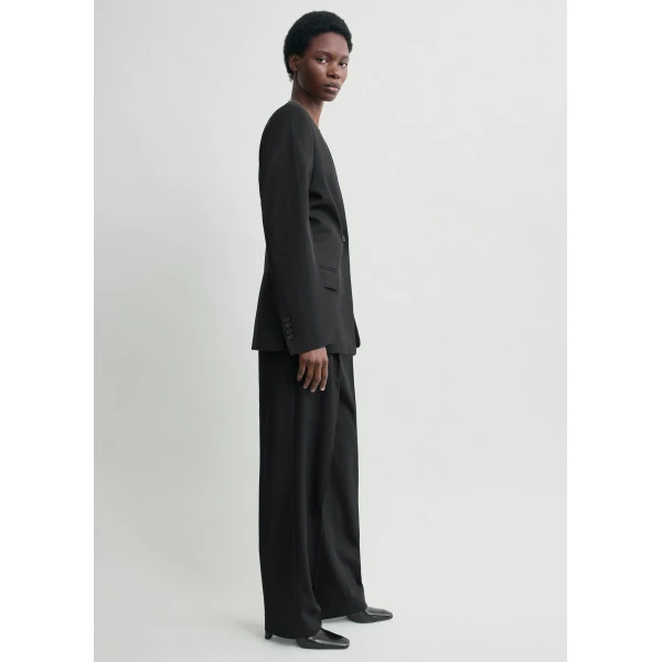 Totême Slouch Blazer Black - Jackets - Scandinavian Minimalist Luxury at Luxury Shoes 