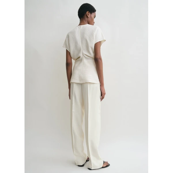 Totême Slouch Waist Crinkled Top Cream - Tops - Scandinavian Minimalist Luxury at Luxury Shoes 