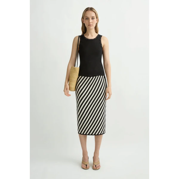 Posse Darcy Skirt – sustainable Skirts in Black from Australian designer at Luxury Shoes .