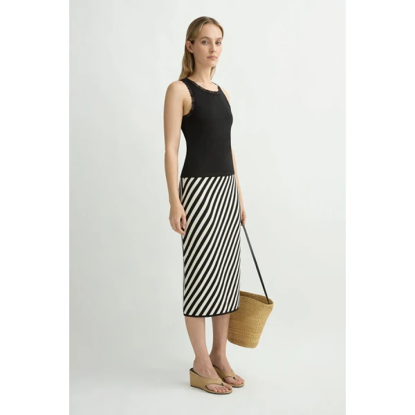 Posse Darcy Skirt – sustainable Skirts in Black from Australian designer at Luxury Shoes .