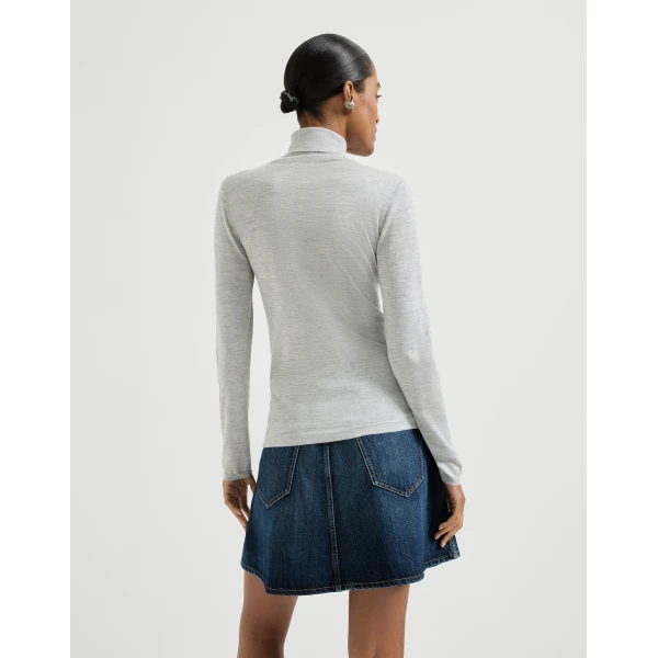 Brunello Cucinelli Cashmere and silk sweater in Light Grey, view 3