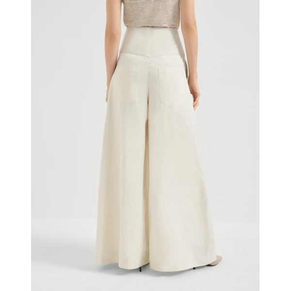 Brunello Cucinelli Maxi trousers in Butter, view 3