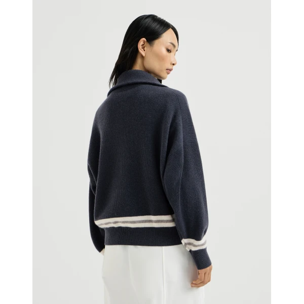 Brunello Cucinelli Cashmere turtleneck sweater in Navy Blue, view 3