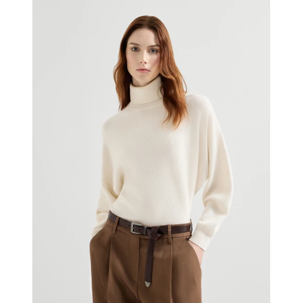 Brunello Cucinelli Cashmere turtleneck sweater in Butter, view 2