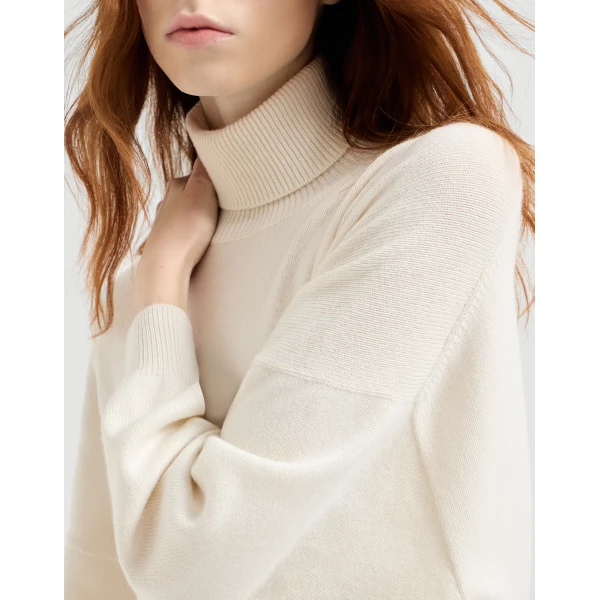 Brunello Cucinelli Cashmere turtleneck sweater in Butter, view 4