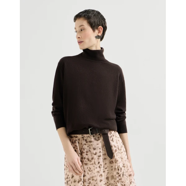 Brunello Cucinelli Cashmere turtleneck sweater in Coffee, view 2