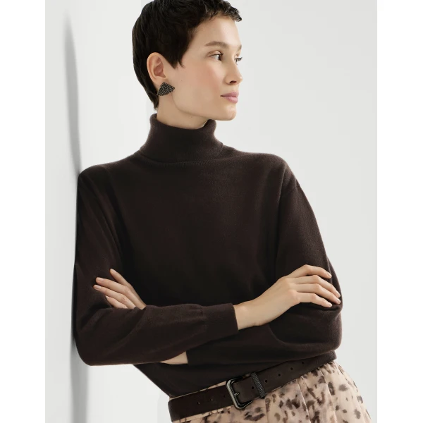 Brunello Cucinelli Cashmere turtleneck sweater in Coffee, view 5