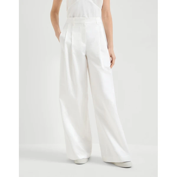 Brunello Cucinelli Loose Pleated trousers in White, view 2