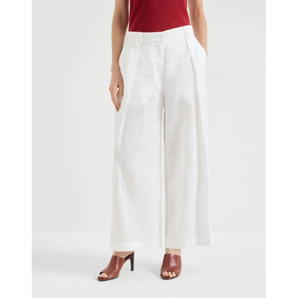 Brunello Cucinelli Pleated A-Line trousers in White, view 2
