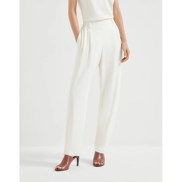 Brunello Cucinelli Slouchy trousers in White, view 2