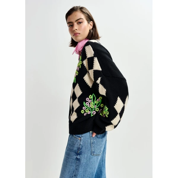 Essentiel Antwerp Black and off-white oversized jacquard knit sweater, view 3