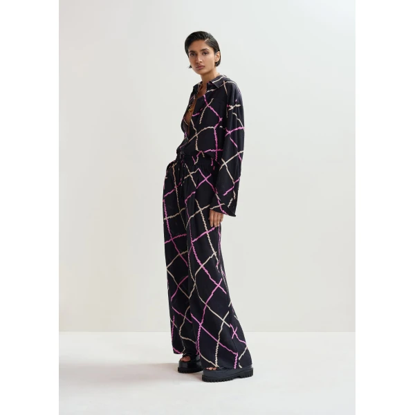 Essentiel Antwerp Black, pink and beige check print wide-leg pants, view 2