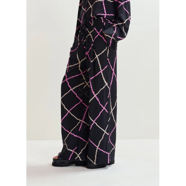 Essentiel Antwerp Black, pink and beige check print wide-leg pants, view 3