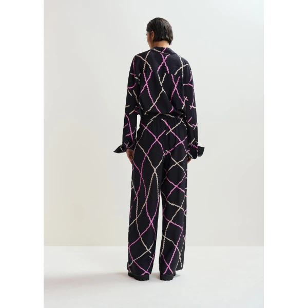 Essentiel Antwerp Black, pink and beige oversized check shirt, view 5