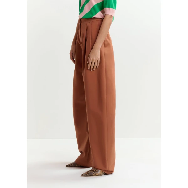 Essentiel Antwerp Brown barrel-leg pants with pleated waist, view 5